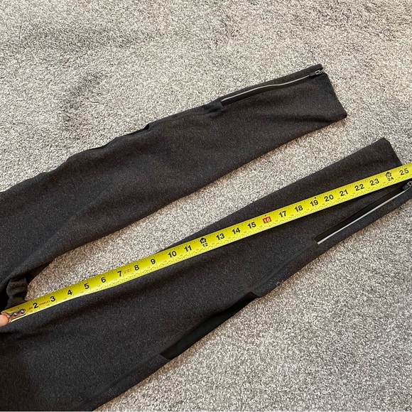 Rabbit Women's Size SM Activewear Running Gray Zip Ankle 26 x 25 Leggings - Picture 8 of 13